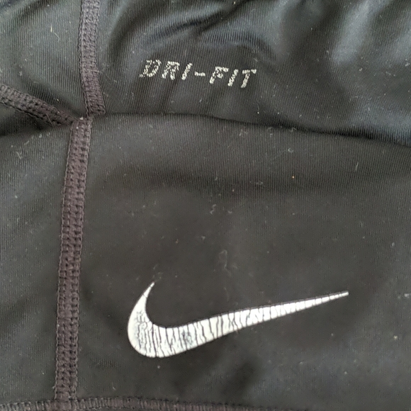 Very loved nike capri compression capris - Picture 4 of 4